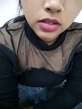 Snapshot of Sexy_Divya__ chatting on December 17, 6:07 am Sexy Divya online show from December 17, 6:07 am