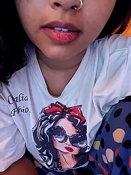 Snapshot of Sexy_Divya__ chatting on June 17, 12:48 pm Sexy Divya online show from June 17, 12:48 pm