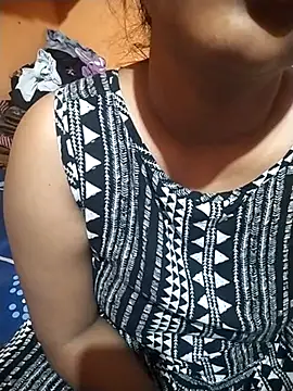 Snapshot of Sexy_Divya__ chatting on June 20, 5:18 pm Sexy Divya online show from June 20, 5:18 pm