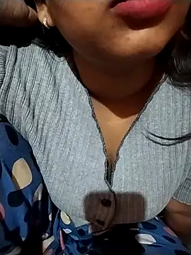 Sexy Divya   online show from May 7, 5:27 pm