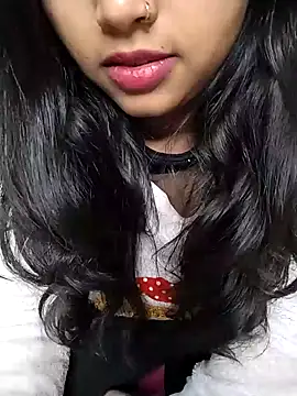 Snapshot of Sexy_Divya__ chatting on January 13, 5:33 am Sexy Divya online show from January 13, 5:33 am