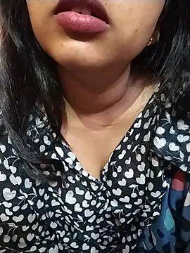 Sexy Divya   online show from May 16, 1:04 am