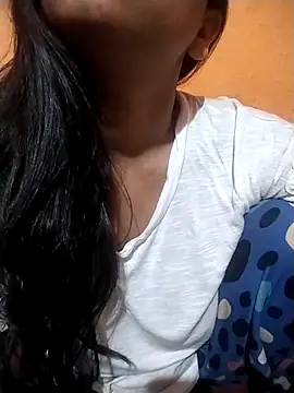 Sexy Divya   online show from April 10, 11:34 pm