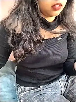 Sexy Divya   online show from March 11, 6:07 am