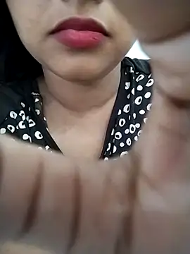 Snapshot of Sexy_Divya__ chatting on July 23, 8:00 am Sexy Divya online show from July 23, 8:00 am
