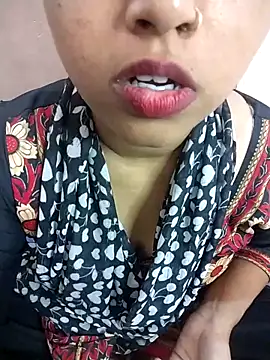 Snapshot of Sexy_Divya__ chatting on June 12, 5:38 am Sexy Divya online show from June 12, 5:38 am