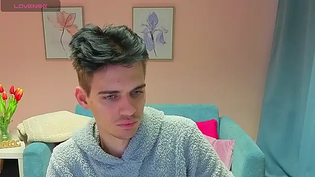 Snapshot of LiamMerci chatting on November 10, 7:24 am LiamMerci online show from November 10, 7:24 am