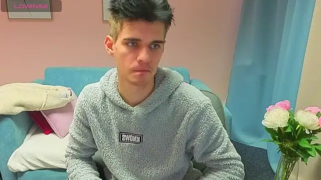 Snapshot of LiamMerci chatting on November 9, 12:53 pm LiamMerci online show from November 9, 12:53 pm