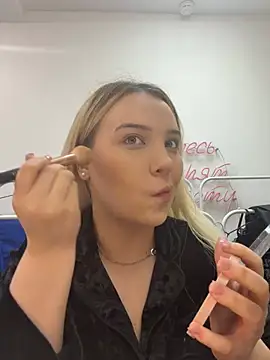 Snapshot of KilianaNoir chatting on February 10, 8:02 am KilianaNoir online show from February 10, 8:02 am