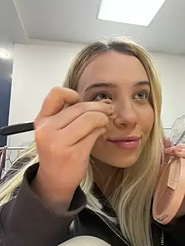 Snapshot of KilianaNoir chatting on February 12, 7:30 am KilianaNoir online show from February 12, 7:30 am