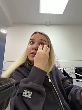 Snapshot of KilianaNoir chatting on February 24, 6:14 am KilianaNoir online show from February 24, 6:14 am