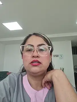 Snapshot of Laurenwc chatting on November 12, 5:06 pm Laurenwc online show from November 12, 5:06 pm