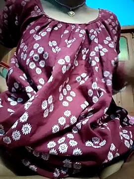 Snapshot of SUMIVABICUPLE215 chatting on November 9, 10:41 am SUMIVABICUPLE215 online show from November 9, 10:41 am