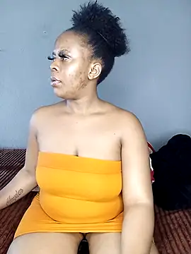 Snapshot of Emmylove-xr25 chatting on November 12, 8:29 am Emmylove-xr25 online show from November 12, 8:29 am