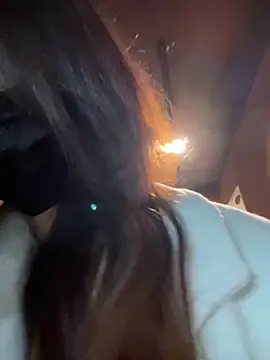 Snapshot of luna-sisi chatting on November 8, 5:22 am luna-sisi online show from November 8, 5:22 am