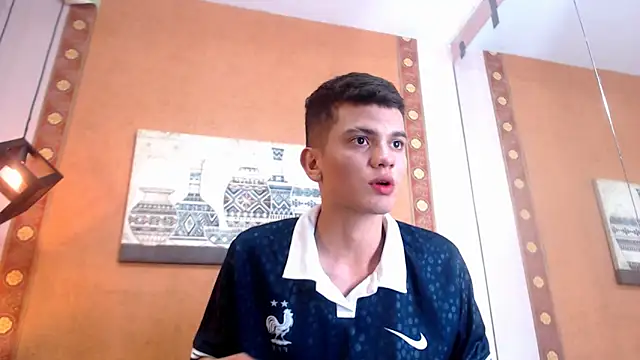 Lucian Mills online show from November 8, 11:19 pm