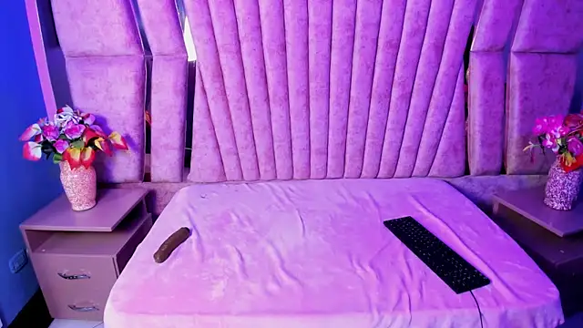 Snapshot of MarianaGibson chatting on November 7, 4:11 pm MarianaGibson online show from November 7, 4:11 pm