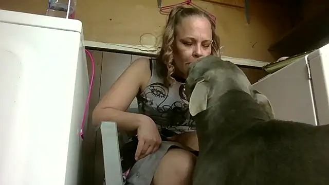 nikkibae33 online show from April 12, 12:25 am