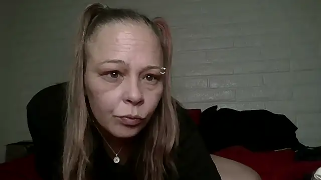 nikkibae33 online show from April 10, 2:18 am