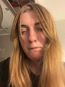 Snapshot of Avila_aa chatting on November 12, 9:18 pm Avila aa online show from November 12, 9:18 pm