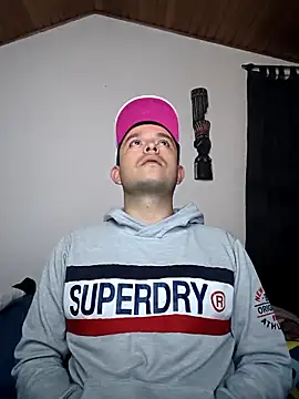 Snapshot of eddison98 chatting on November 29, 2:01 am eddison98 online show from November 29, 2:01 am