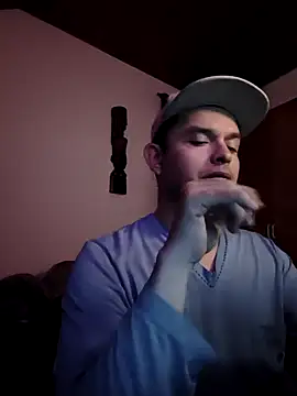 Snapshot of eddison98 chatting on December 4, 3:16 am eddison98 online show from December 4, 3:16 am