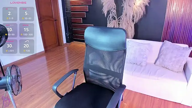 Saara Corraless online show from March 25, 7:13 pm