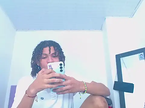 Snapshot of scoothh chatting on November 16, 11:08 pm scoothh online show from November 16, 11:08 pm