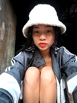 Lynly k2 online show from November 16, 1:10 am