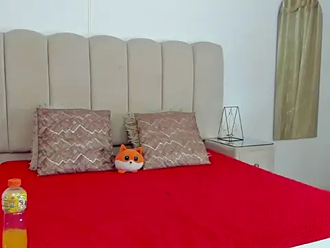 ShanellDiaz  online show from January 10, 2:18 am