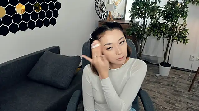 Snapshot of RyanGrandt chatting on December 14, 9:37 am RyanGrandt online show from December 14, 9:37 am