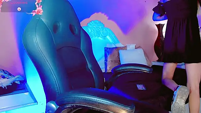 AnnaRouseQueen online show from February 24, 8:10 pm