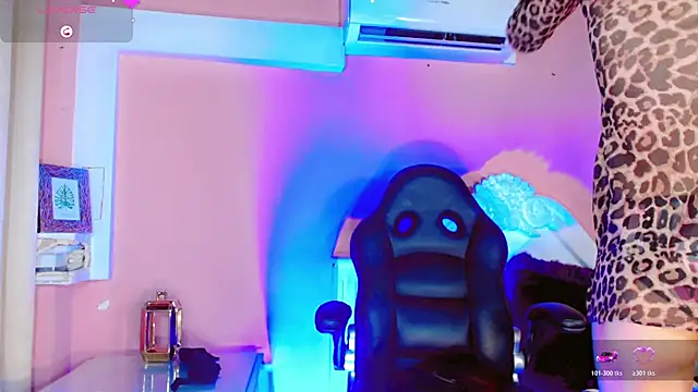 AnnaRouseQueen online show from February 10, 9:58 pm