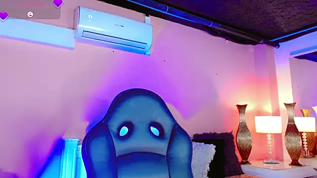 AnnaRouseQueen online show from February 7, 7:55 pm