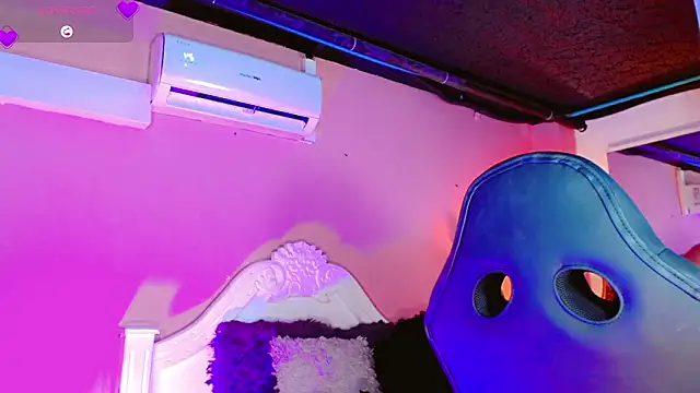 AnnaRouseQueen online show from February 2, 8:30 pm