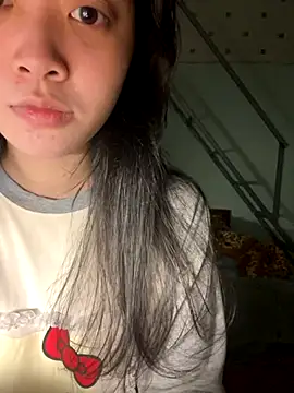 Snapshot of Lynn-122 chatting on November 8, 12:25 am Lynn-122 online show from November 8, 12:25 am