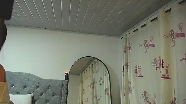  Pariiss online show from January 10, 7:15 am