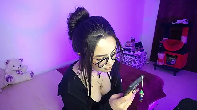  Pariiss online show from April 9, 10:49 pm