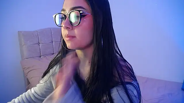  Pariiss online show from April 15, 10:10 pm