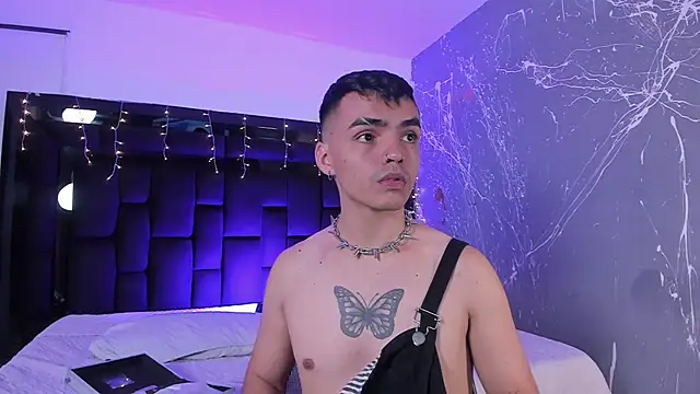 NicoKingg  online show from December 18, 3:00 am