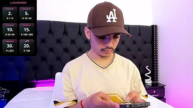 NicoKingg  online show from January 14, 2:42 pm