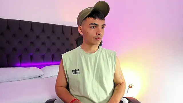 NicoKingg  online show from January 19, 1:04 pm