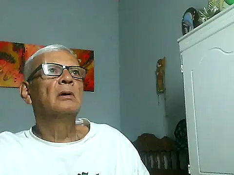 dirtysluttyfist online show from November 13, 1:26 pm