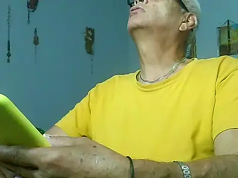 dirtysluttyfist online show from December 4, 3:55 pm