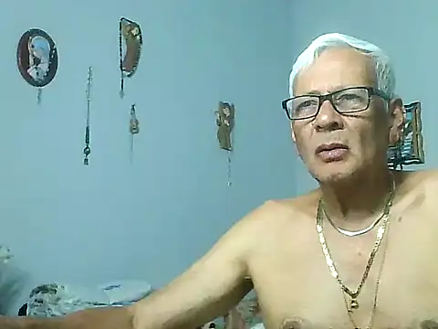 dirtysluttyfist online show from December 17, 1:10 am