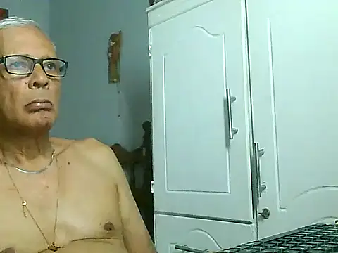 dirtysluttyfist online show from November 12, 6:34 pm