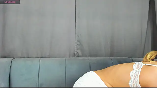 Monisees online show from November 16, 2:27 am