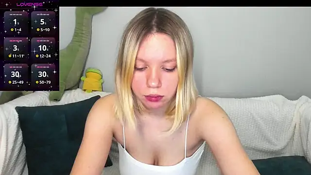 Monisees online show from December 19, 1:53 am