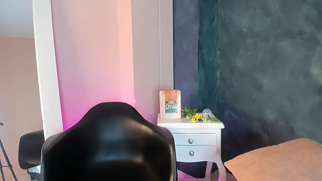 BellaRooux online show from November 10, 2:44 pm