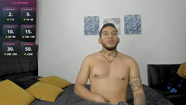 ariannawil online show from November 28, 1:39 am